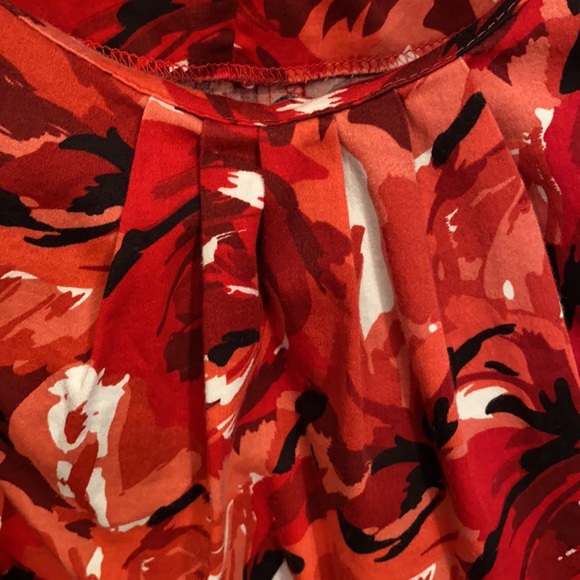 Apt 9 Red and black blouse with tie at waist - Picture 2 of 5